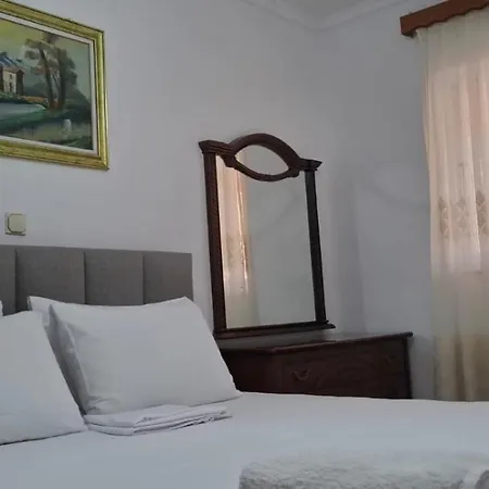 Apartamento Antonis Himarë